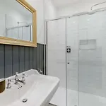 5 Bed In Harrogate Oc-83892 * Arlington