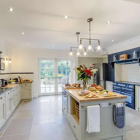 بيت للعطل 5 Bed In Markington 83892 *