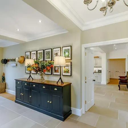 5 Bed In Harrogate Oc-83892 Ferienhaus